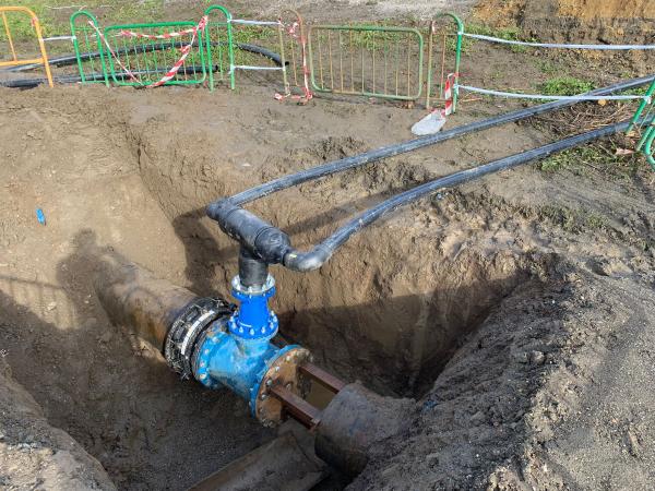Recuperado el suministro de agua en Benajarafe y Valle Niza tras la rotura de la tubería de la costa por el temporal